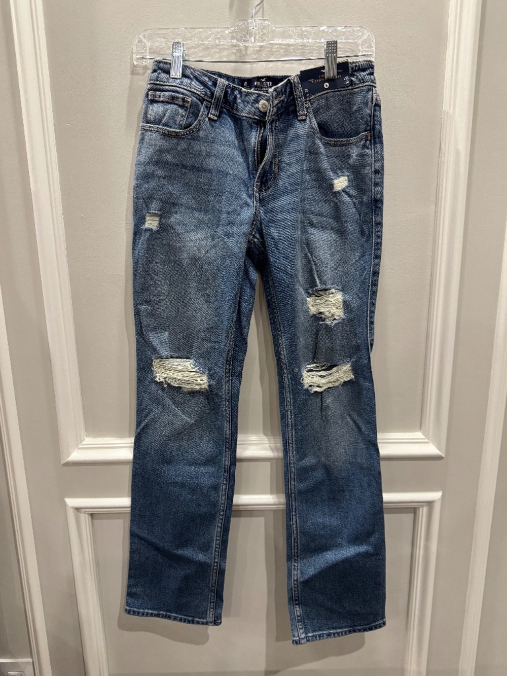 NWT Hollister Low-Rise '90s Vintage Straight Distressed Jeans 0S